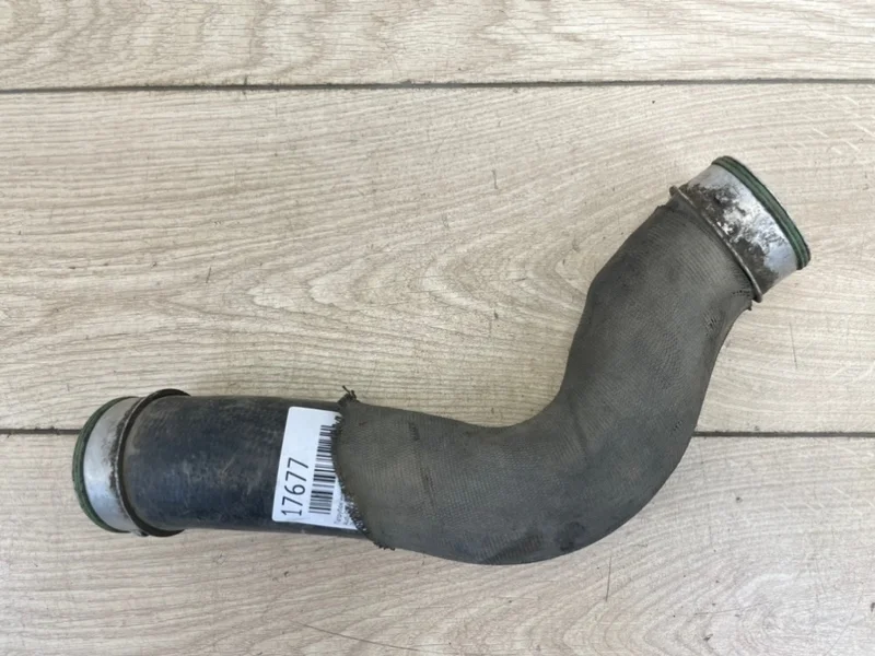 Патрубок интеркулера Audi Q7 2007-2015 4L