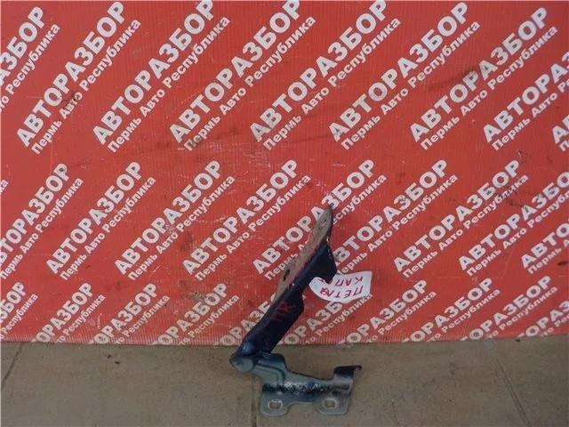 Петля капота Renault Clio 2 2006 8200715439 LB03 K7J700, передняя правая