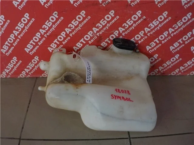 Бачок омывателя Renault Clio 2 2006 8200071215 LB03 K7J700