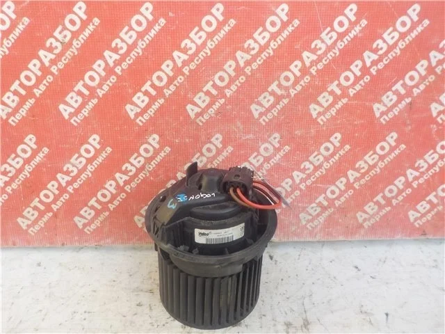 Мотор печки Renault Logan 2015 272100975R 2G K7M812