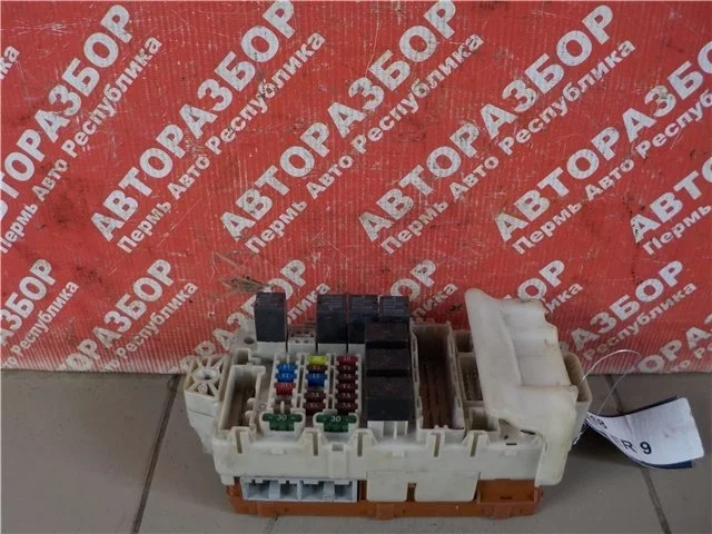 Блок предохранителей Mitsubishi Lancer 2007 MR587873 S82 4G18