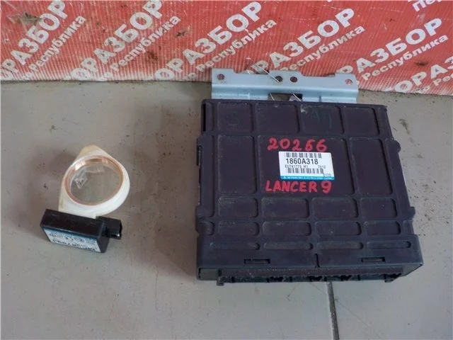 Электронный блок управления Mitsubishi Lancer 2007 1860A318 S82 4G18