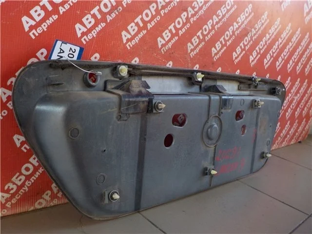 Рамка подсветки номера Mitsubishi Lancer 2007 MR379016 S82 4G18, задняя