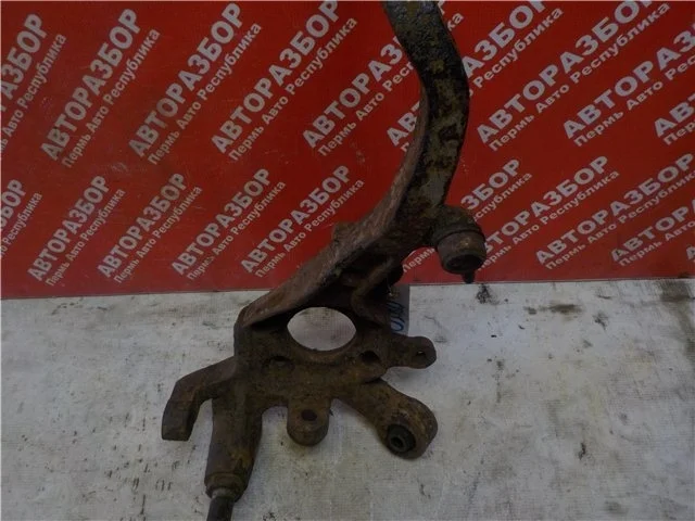 Кулак Hyundai Sonata 5 2001-2012 5271038800 EF, задний левый