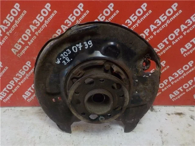 Кулак Mercedes-Benz C-class 2000-2006 2033504008 W203, задний правый