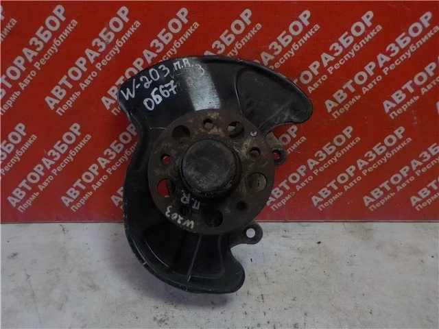 Кулак поворотный Mercedes-Benz C 2000-2006 2043320201 W 203, передний правый