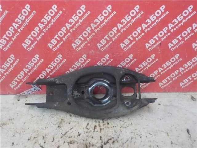 Рычаг нижний BMW 3 2005-2012 33326772899 E90, задний правый