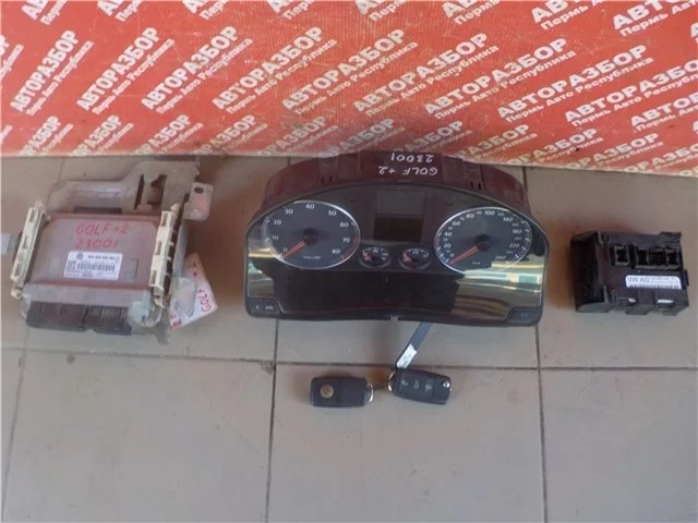 Электронный блок управления Volkswagen Golf 2008 06A906033 PLUS BSE707066