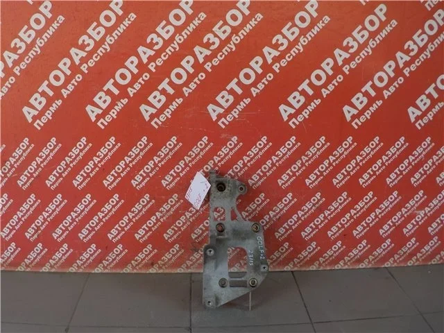 Кронштейн генератора Volkswagen Golf 2008 06F903143F PLUS BSE707066