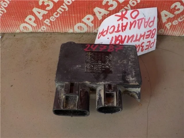 Реостат вентилятора охлаждения Toyota Corolla 2012 8925712010 ADE150 1ZR