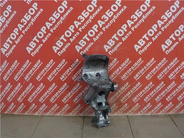 Кронштейн генератора Renault Logan 2 2017 8200941114 L8MV K7MA812