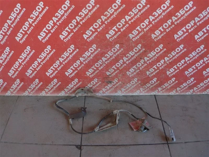 Датчик АБС Toyota Rav 4 2001 8954242040 XA20 1CD FTV, передний правый