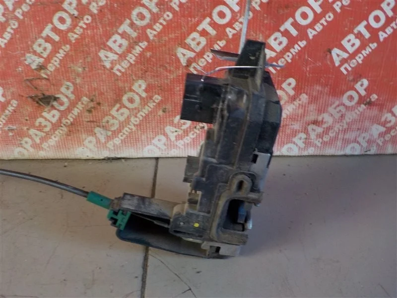 Замок двери Opel Astra-H 2007 13220370 ХЭТЧБЕК Z20LER, передний правый