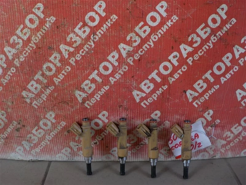 Форсунки топливные Toyota Corolla 2010 2325037010 ADE150 1ZRFE 0748912