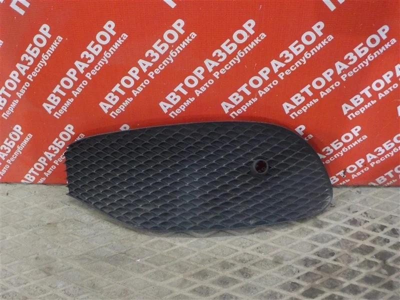 Решетка бампера Mercedes-Benz e200 2017 A2138851500 W213 M274E20, передняя левая