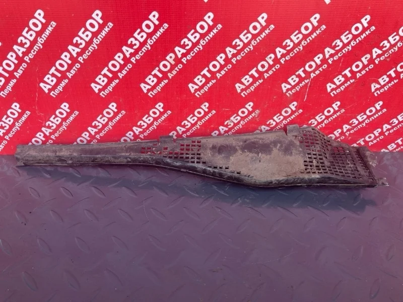 Жабо Renault Logan 2013 8200825457 K7M712, левое