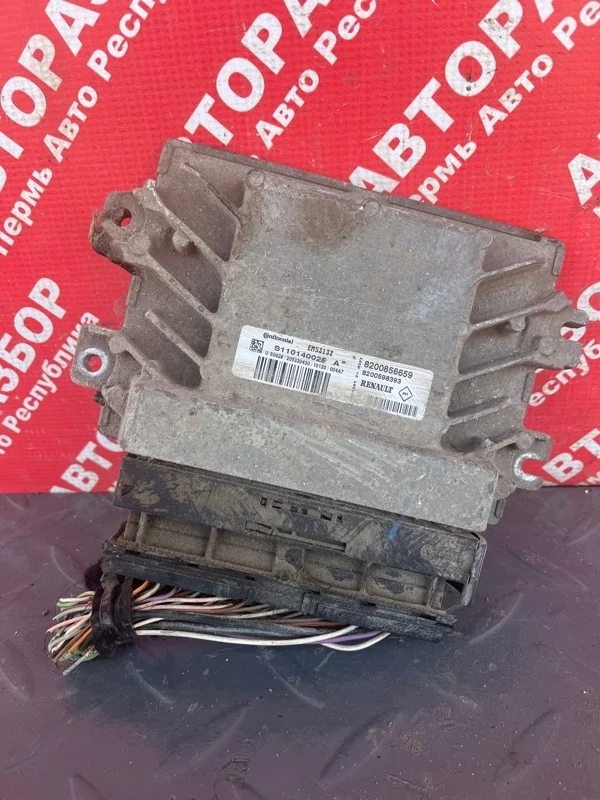 Блок управления двигателем Renault Logan 2013 8200856659 K7M712