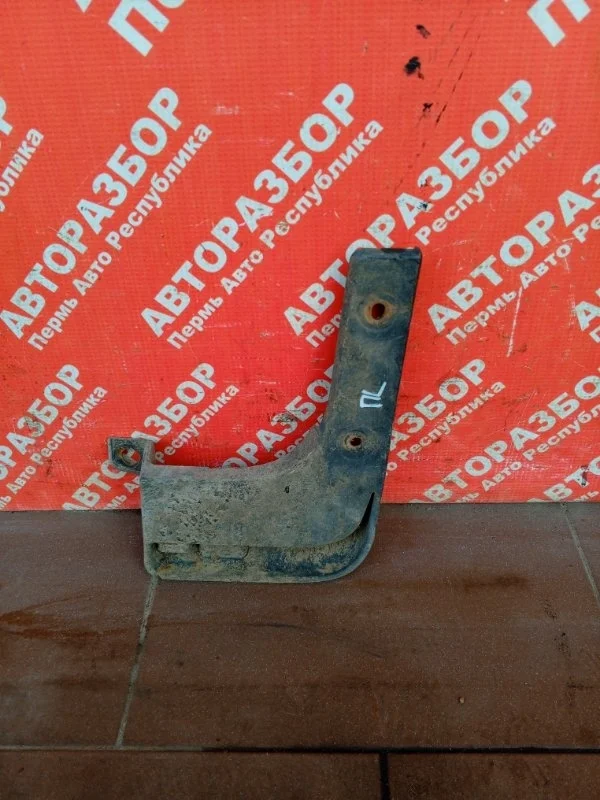 Брызговик Hyundai solaris 2014 868311R000 G4FC, передний левый