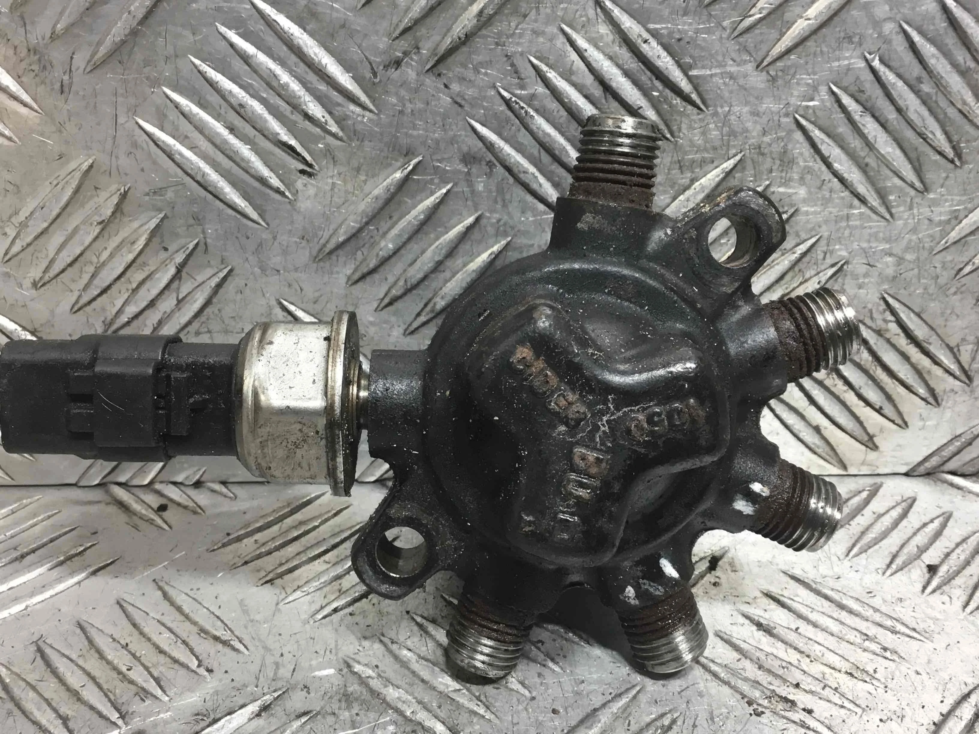 Топливная рампа Renault Clio 2 поколение (1998-2001) дизель 1.5 DCI Механика Х/б