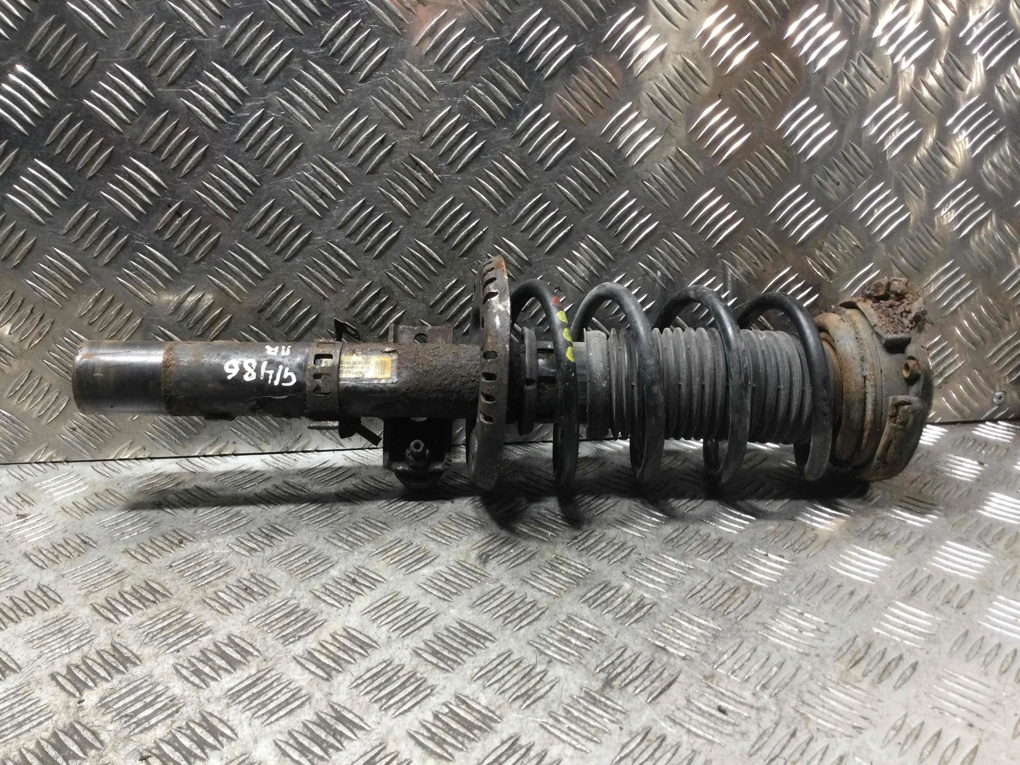 Стойка передняя правая Volkswagen Polo 4 поколение (2001-2005) дизель 1.9 SDI Механика Х/б