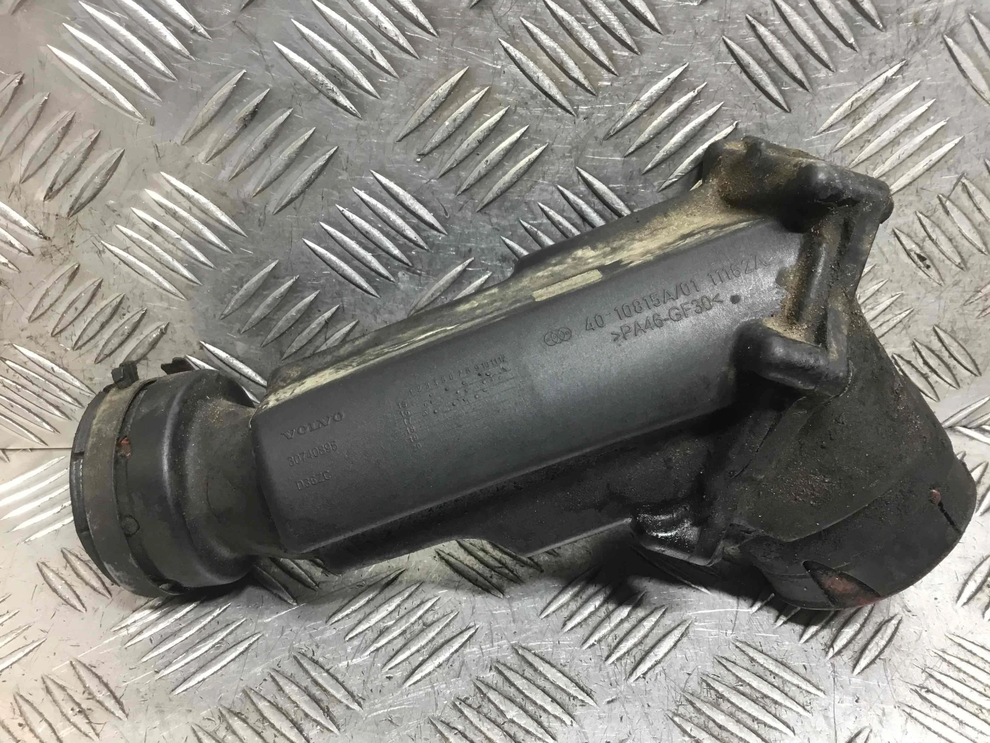 Патрубок интеркулера Volvo V50 1 поколение 2003-2007 дизель 2.4 TD Автомат Универсал