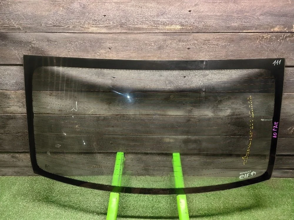 Стекло заднее Renault Logan