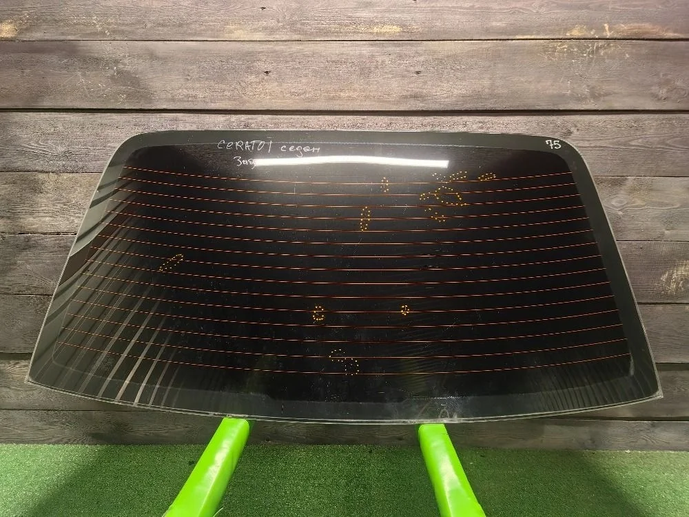 Стекло заднее Kia Cerato I