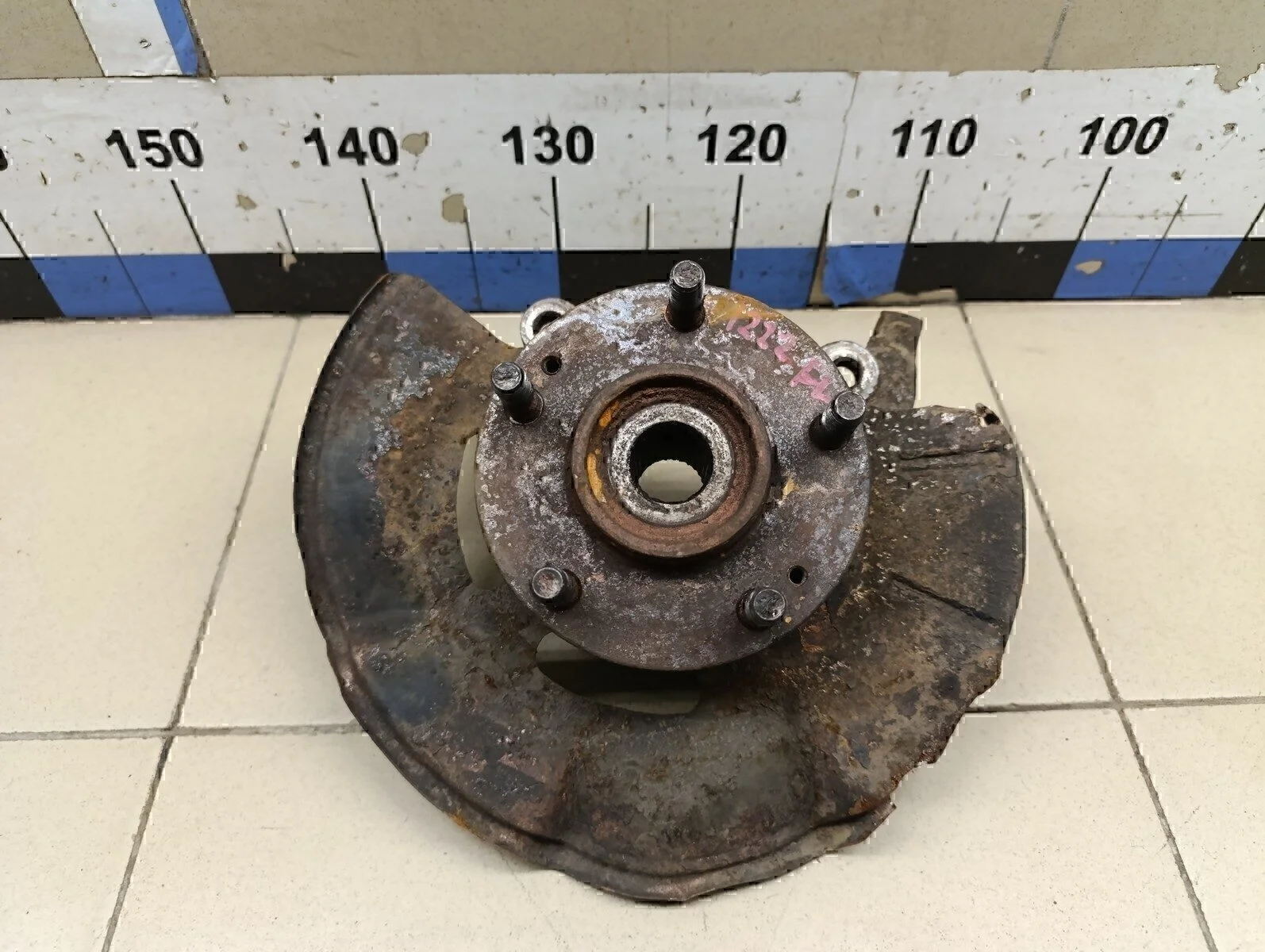 Кулак поворотный передний левый Elantra 2011-2016