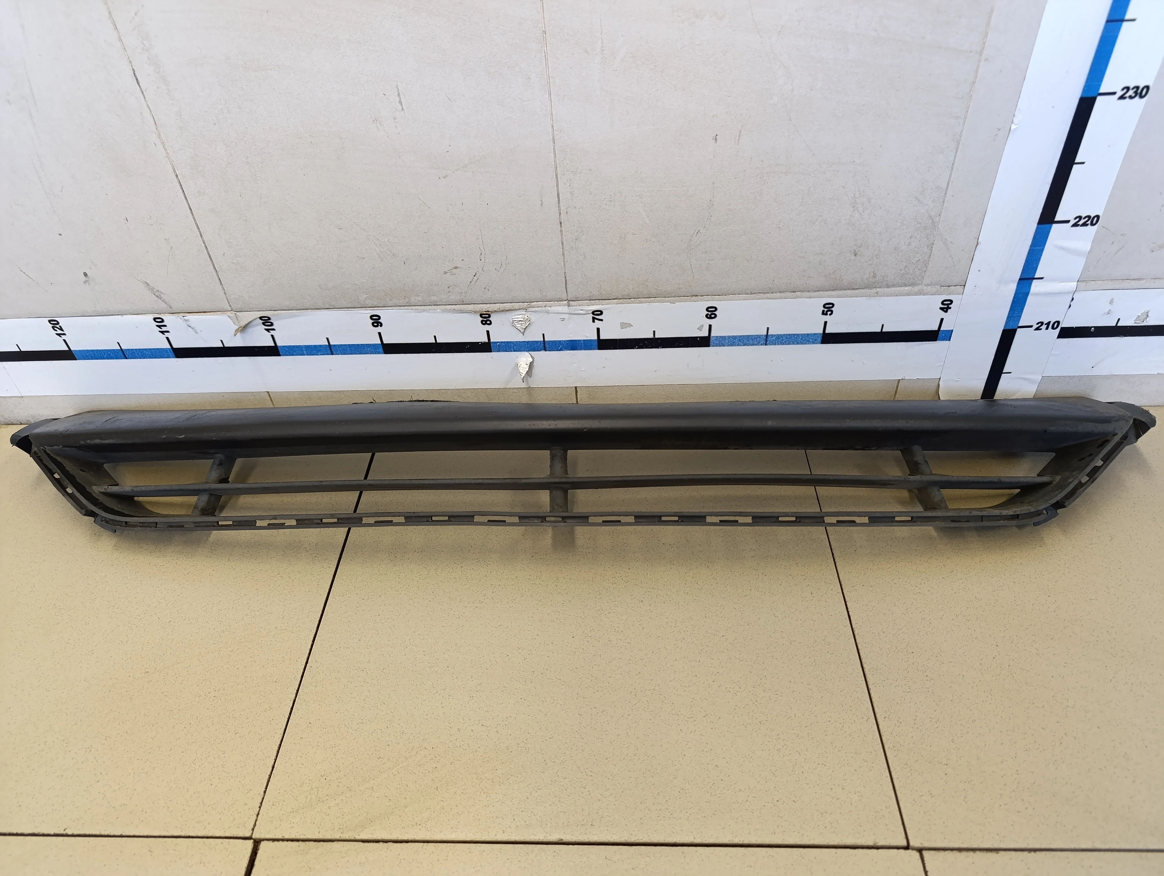 Решетка в бампер центральная Gentra II 2013-2015