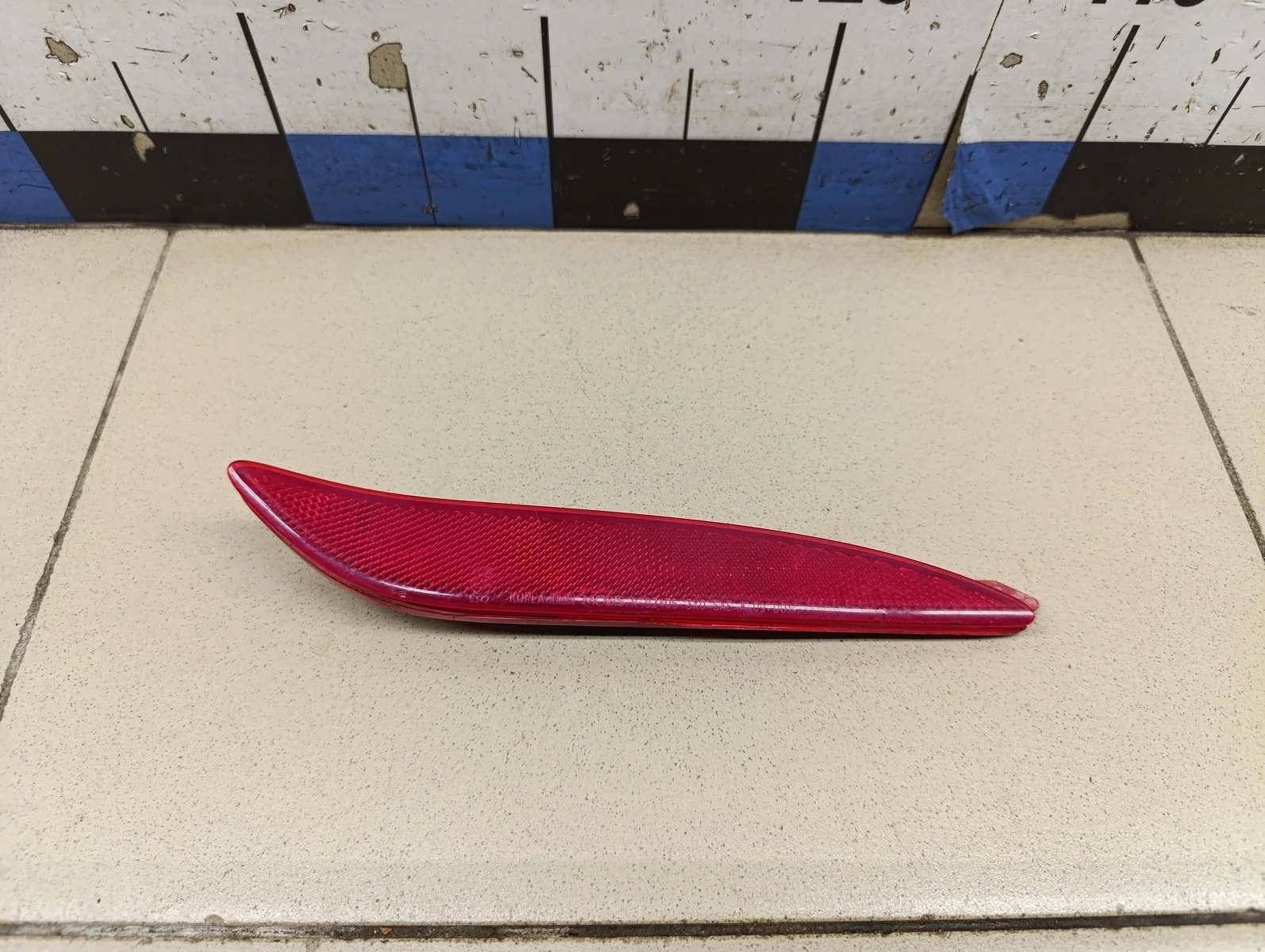 Отражатель в бампер задний правый Elantra 2011-2016