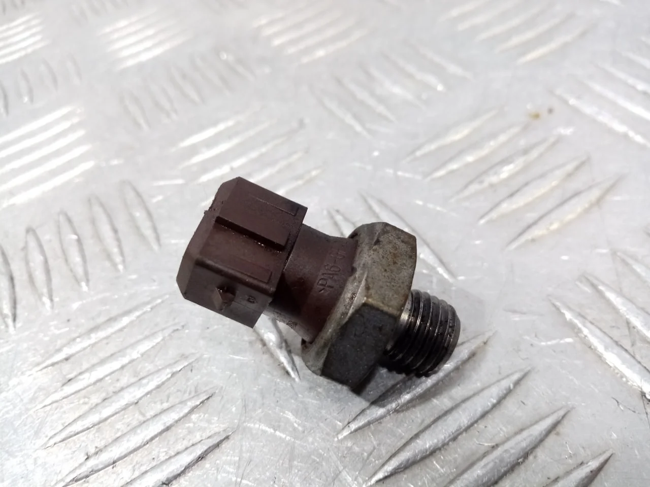 [Б/У] Датчик давления масла [Код: 00579526 ]