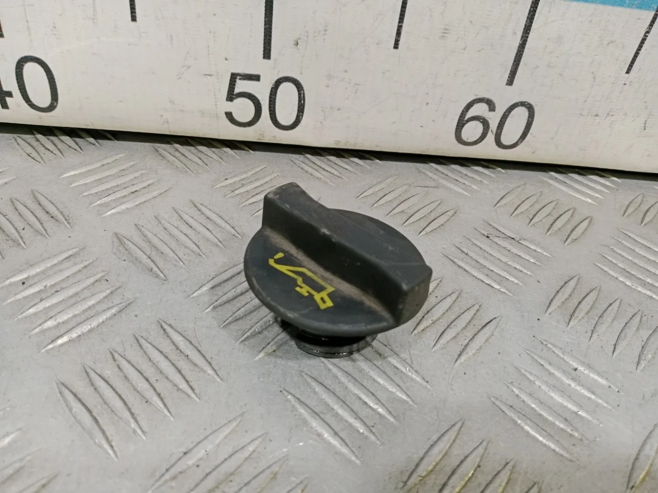 [Б/У] Крышка маслозаливной горловины FORD - Нет креплений [Незначительные дефекты] [Код: 00578772 ]