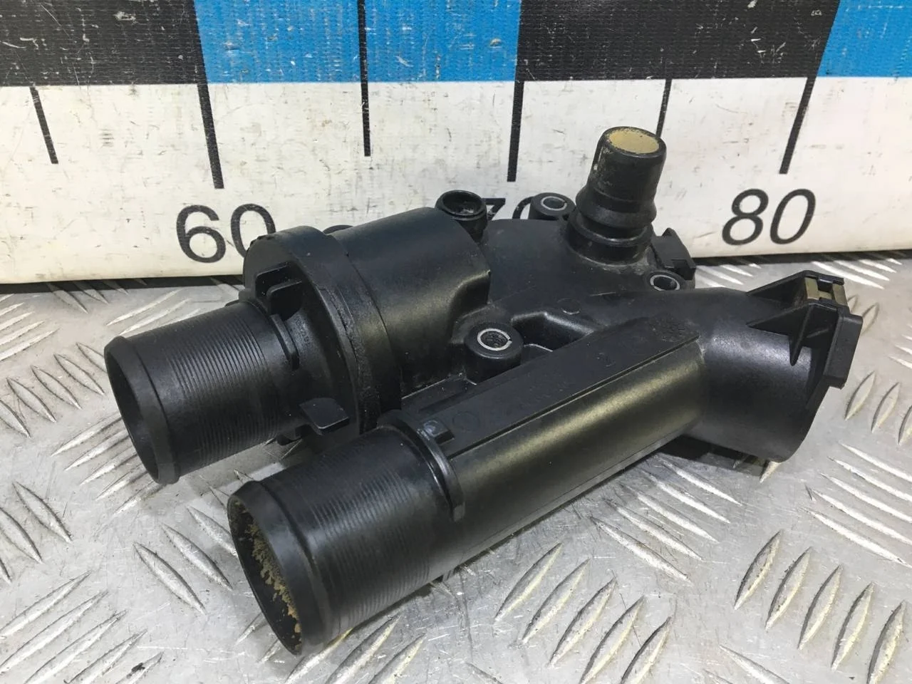 [Б/У] Корпус термостата [Код: 00578807 ]