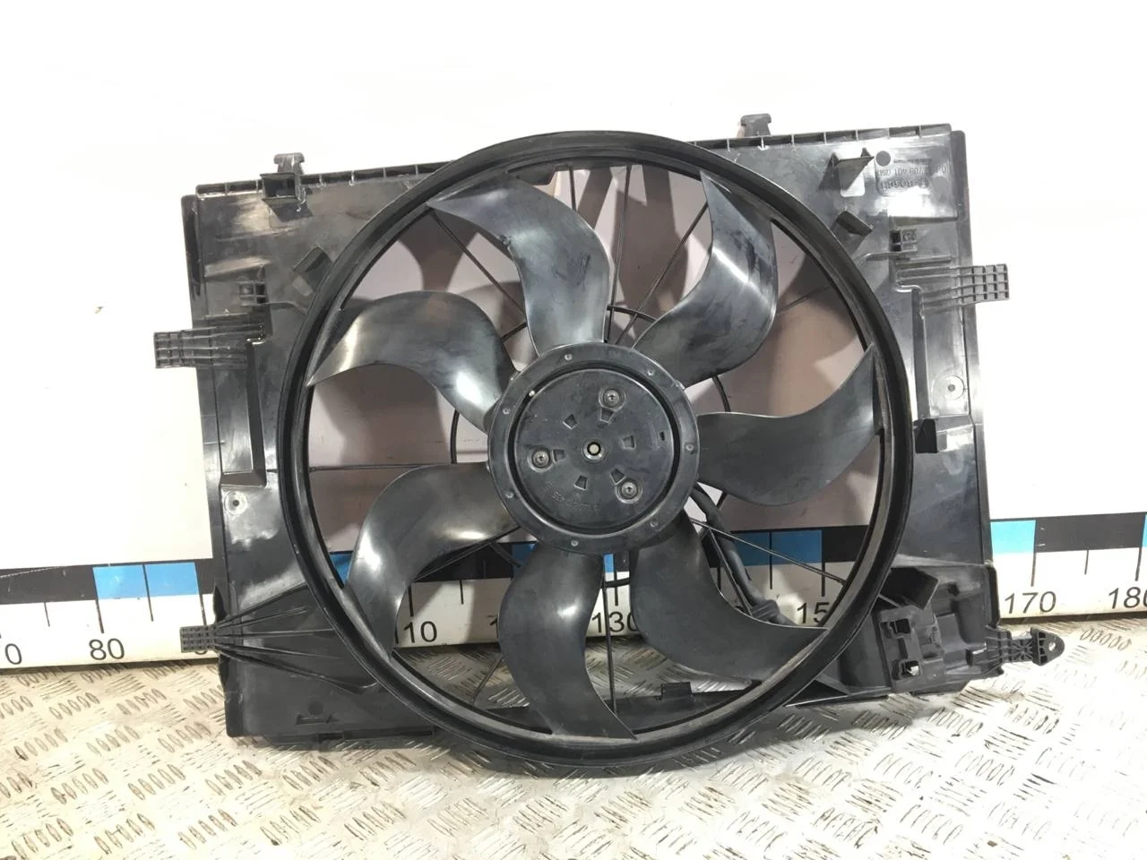 [Б/У] Вентилятор 600W Mercedes [Код: 00579575 ]