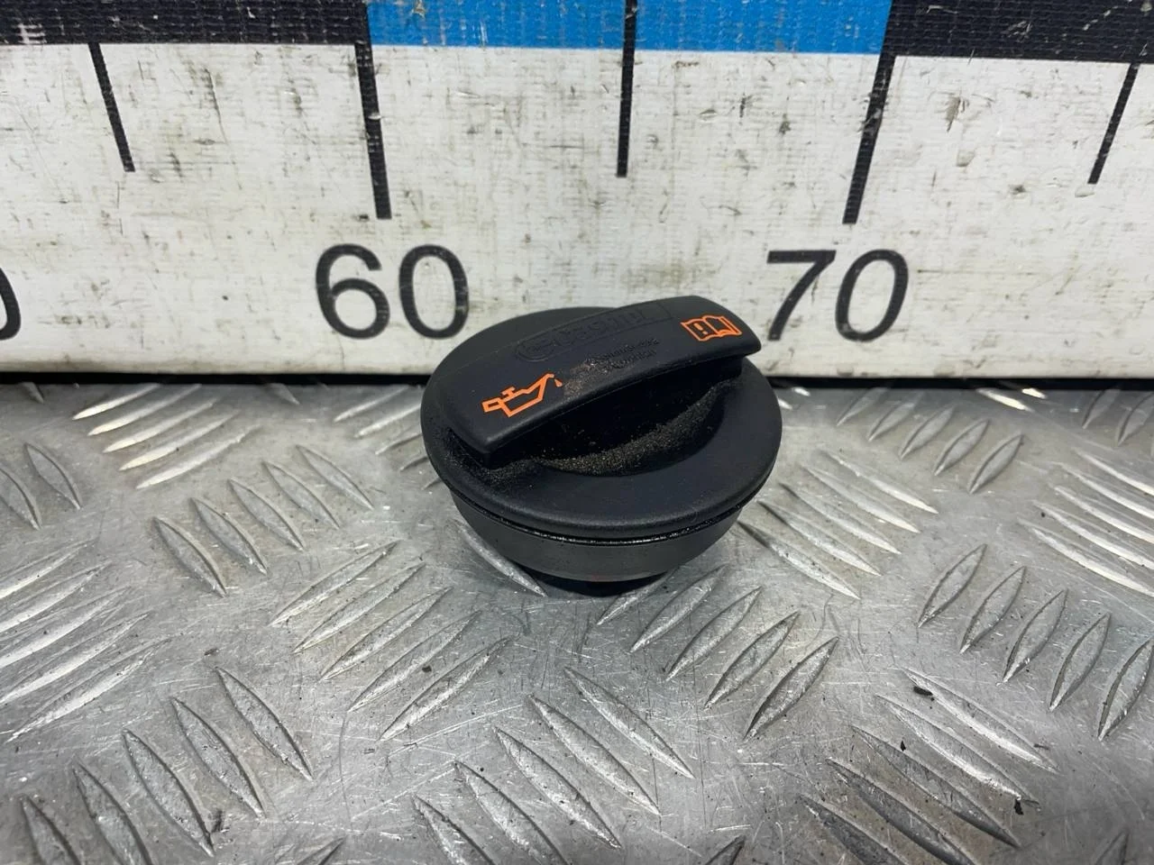 [Б/У] Крышка маслозаливной горловины [Код: 00579308 ]