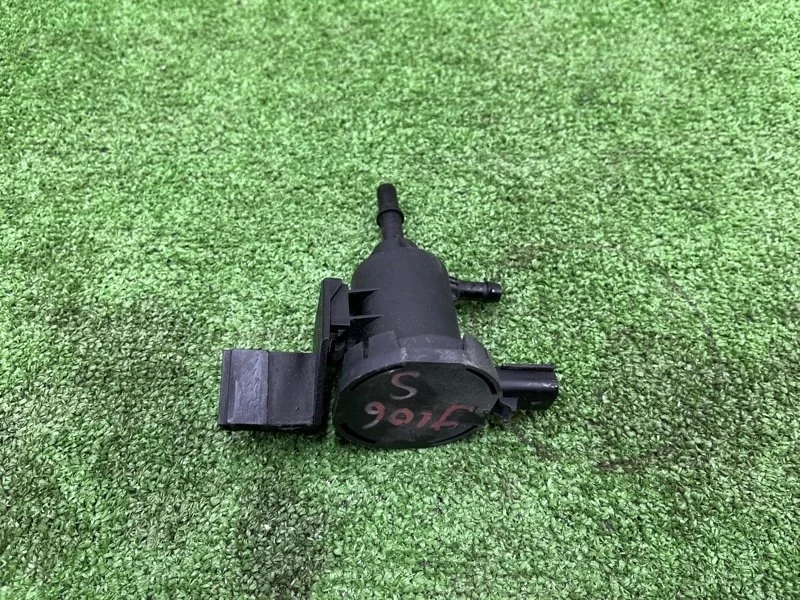 Клапан вентиляции топливного бака Mercedes-Benz E-Class 2012 A0014760532 W212 276.952