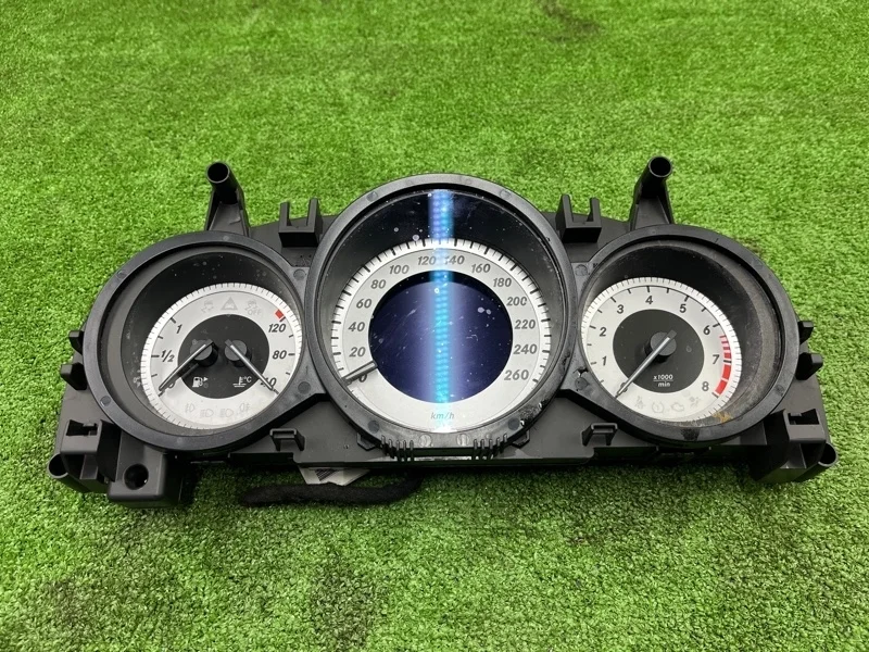 Панель приборов Mercedes-Benz C-class 2011 A2049003508 W204 271.860