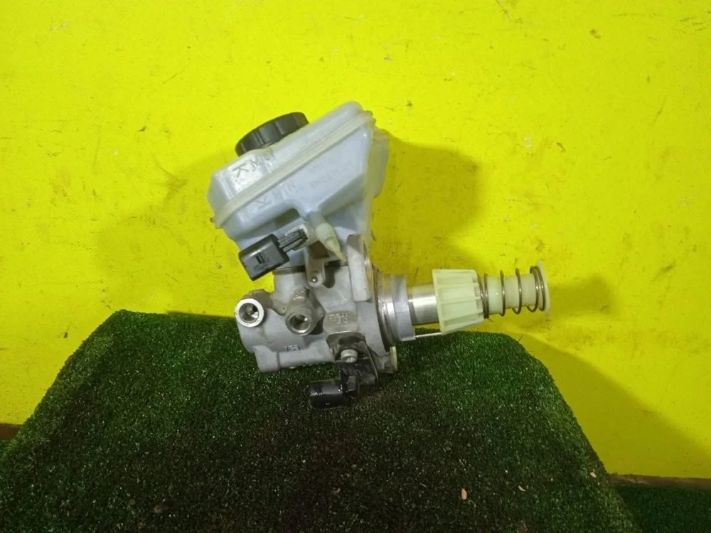 Главный тормозной цилиндр Audi Q7 2016 4M0611021A 4M CREC