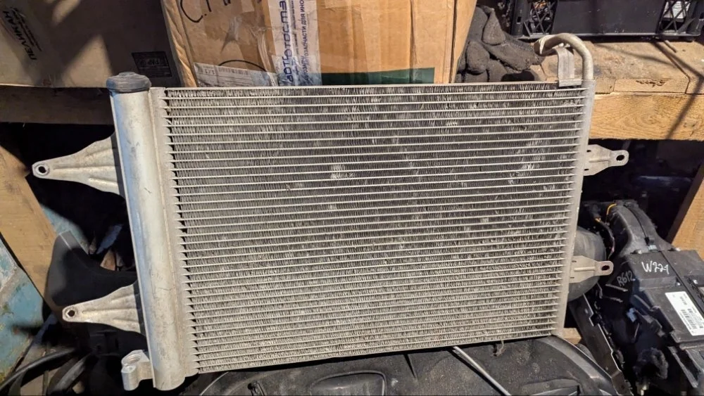 Радиатор кондиционера Volkswagen Polo 6Q0820411K 5