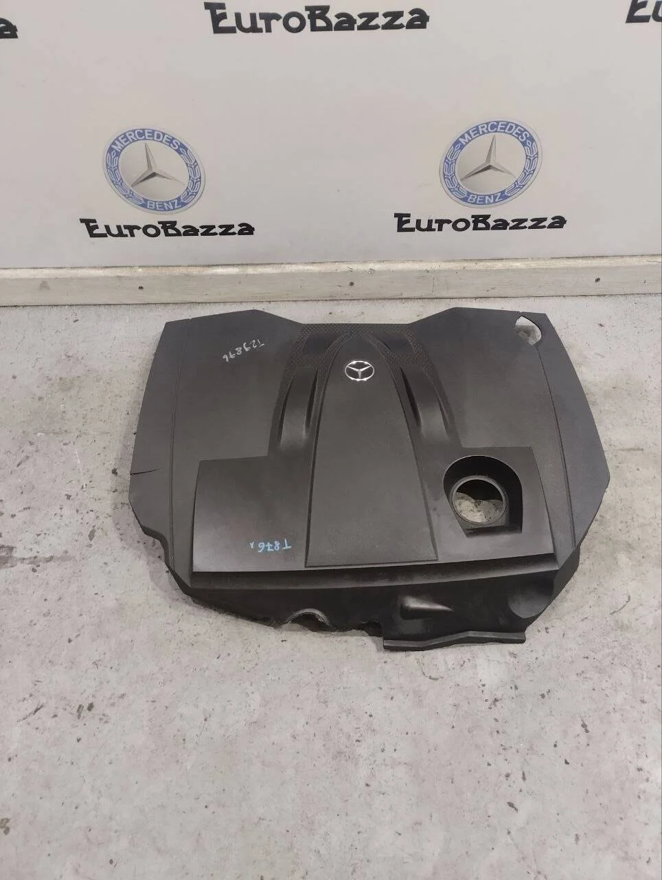 Крышка двигателя Mercedes Om646