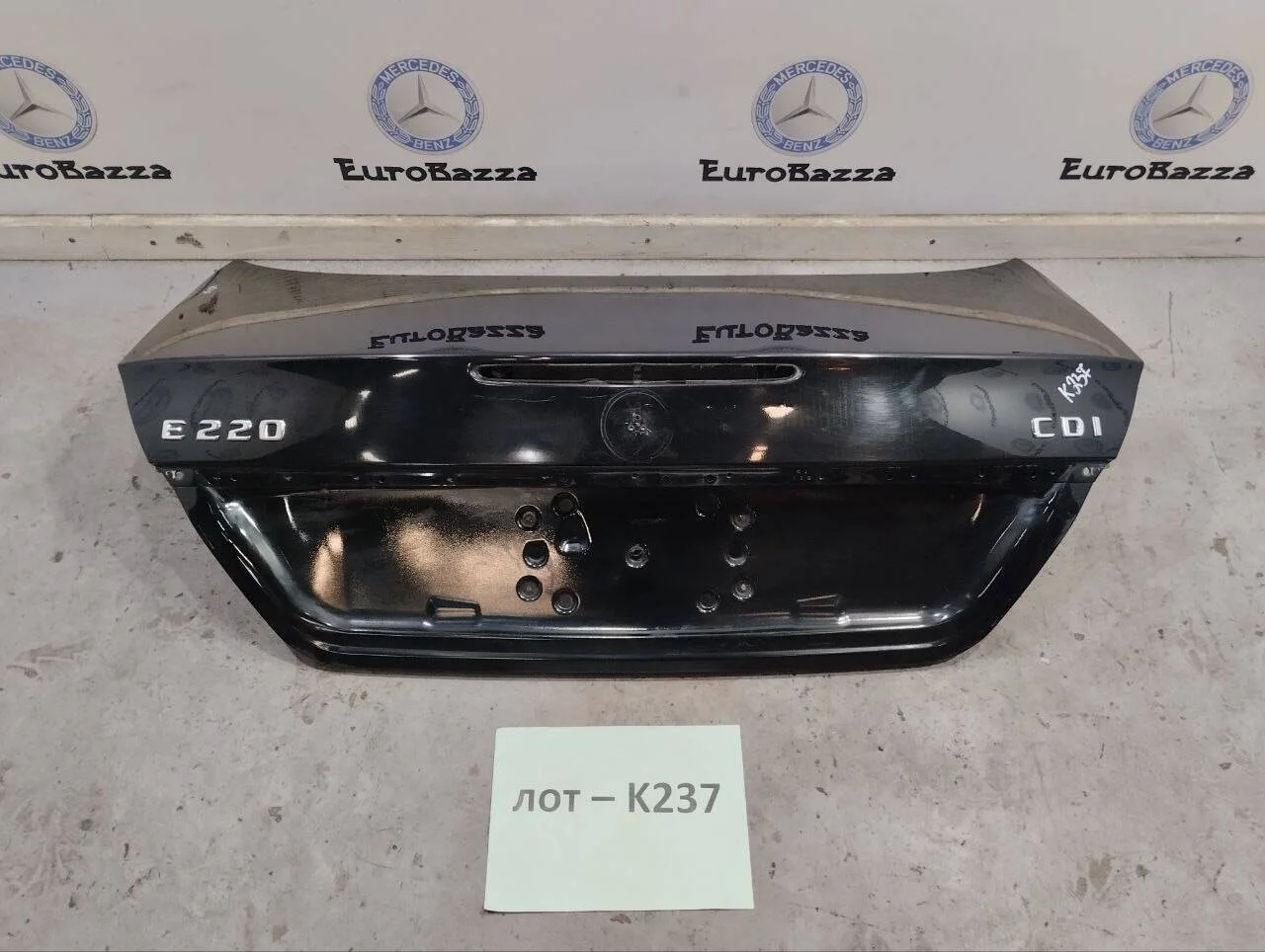 Крышка багажника Mercedes W211
