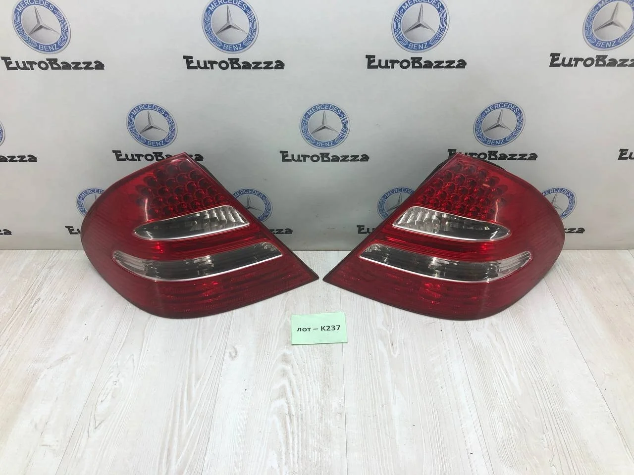 Фонари задние Mercedes W211