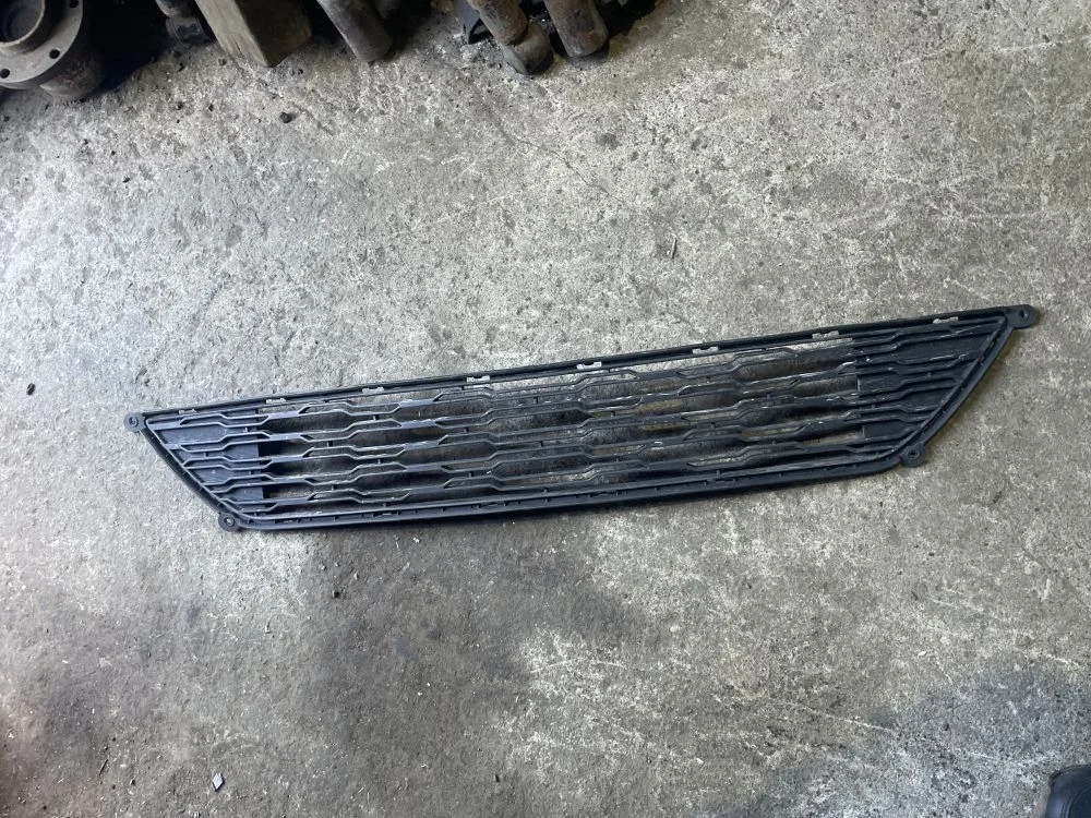 решетка переднего бампера kia pro ceed ed рестаил