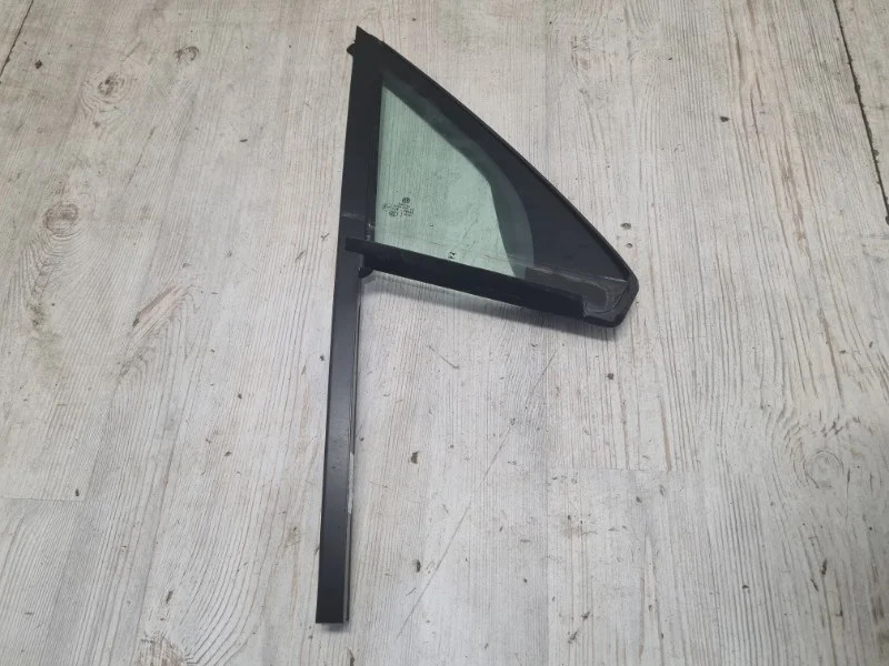 Неподвижное стекло двери VW Touareg 3 2019- CR7
