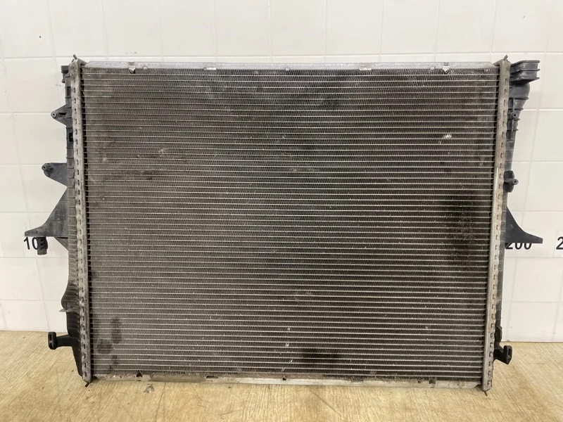 Радиатор ДВС AUDI Q7 2005 2006 2007 2008 2009 2010 2011 2012 2013 2014 2015 7L0121253A