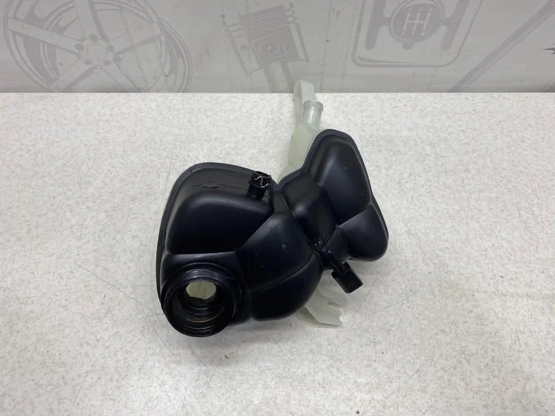 Расширительный бачок Mercedes-benz W221