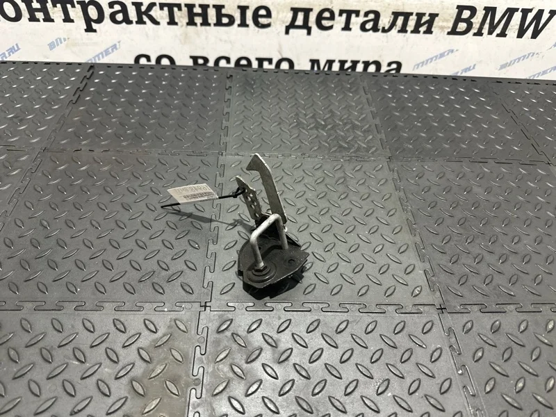 Крюк замка капота BMW 535i 51237183763 F07 N55B30A, левый