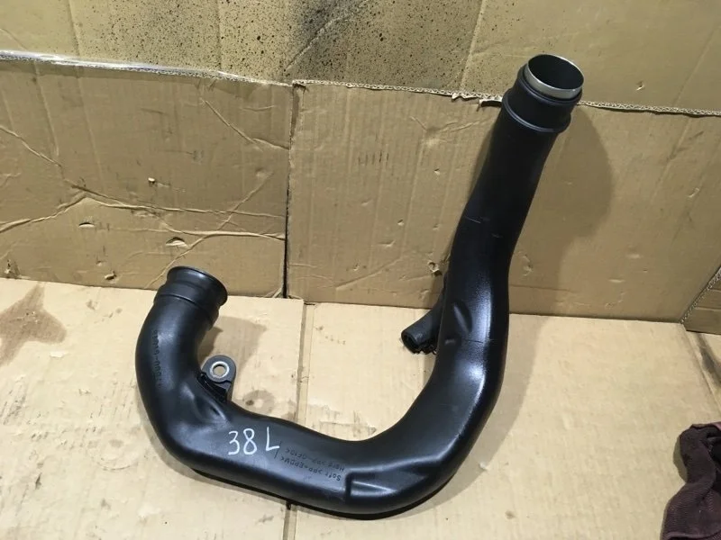 Патрубок воздушного фильтра TOYOTA Land Cruiser 2011 1788651010 URJ200 1VD-FTV 4.5, левый