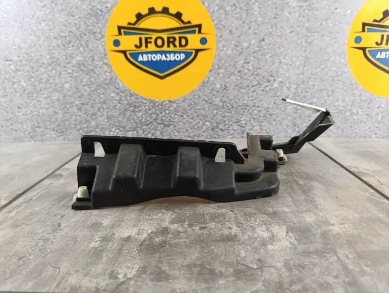 Кронштейн бампера Land Rover Range 4 2015 L405