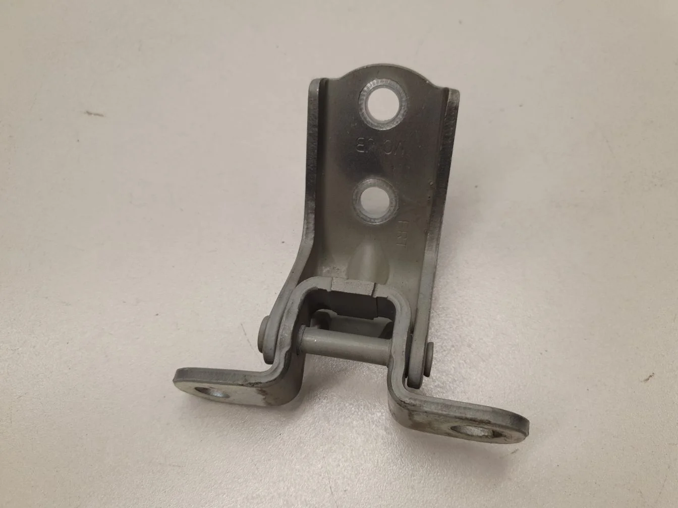 Петля двери передней правой верхняя для Hyundai Solaris 2010-2017